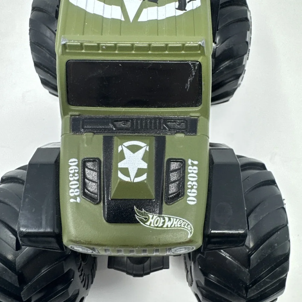 Monster Trucks *HW ARMY GREEN JEEP* TRUCK DIE-CAST 1:24 2018 Hot Wheels‎ Toy!!!